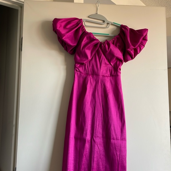 Abercrombie & Fitch Dresses & Skirts - NWT Abercrombie Taffeta Midi Dress